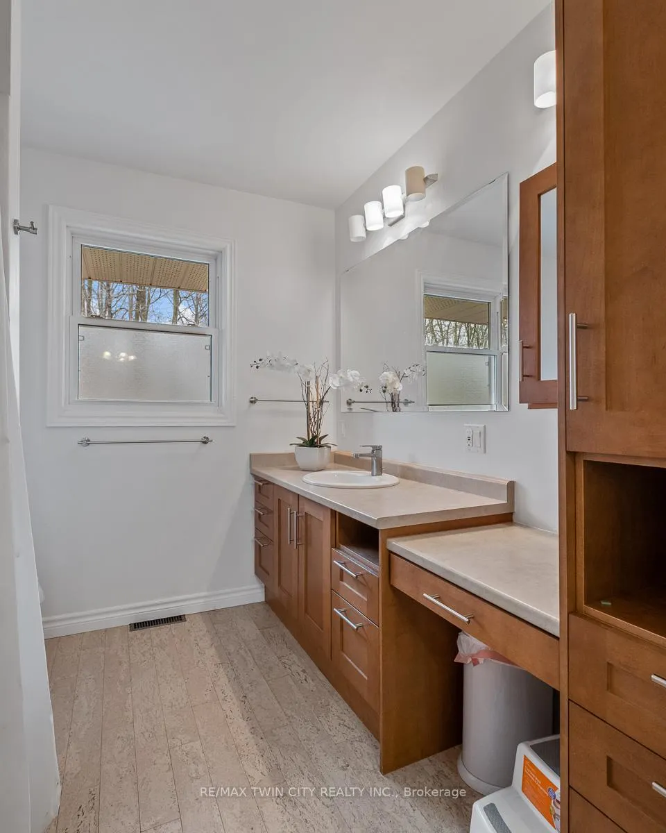 Photo 19 of 36 Maple Hill Drive, Kitchener, Westmount - Waterloo — HOMEH