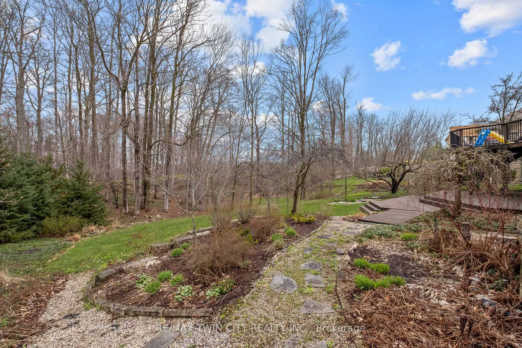 Photo 28 of 36 Maple Hill Drive, Kitchener, Westmount - Waterloo — HOMEH