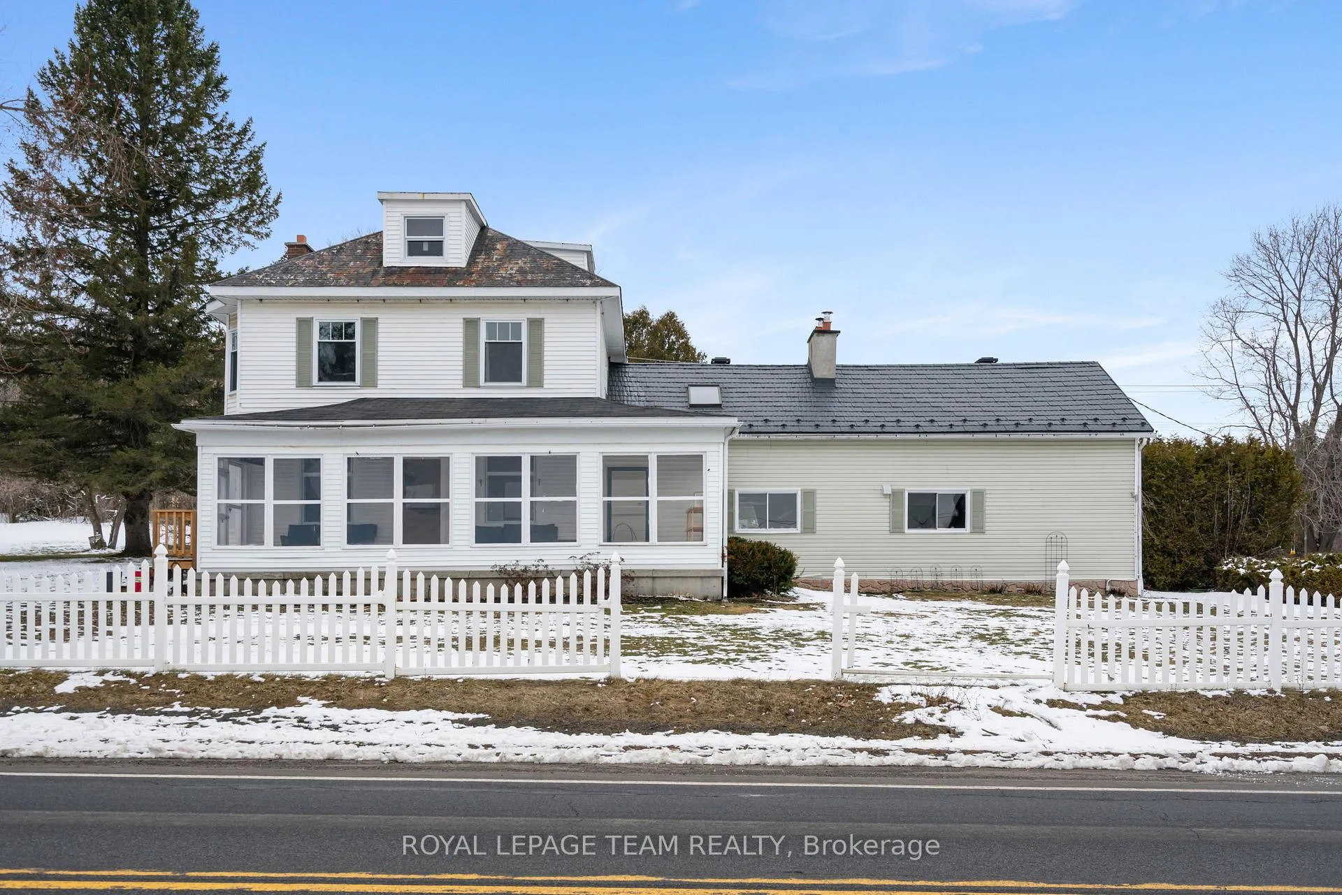 Front of 2305 County Road 18