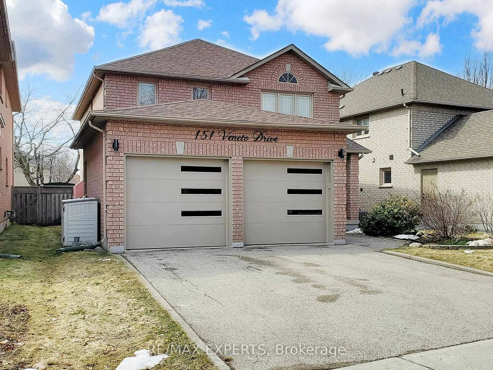 Photo 2 of 151 Veneto Drive, Vaughan, Vaughan Grove — HOMEH