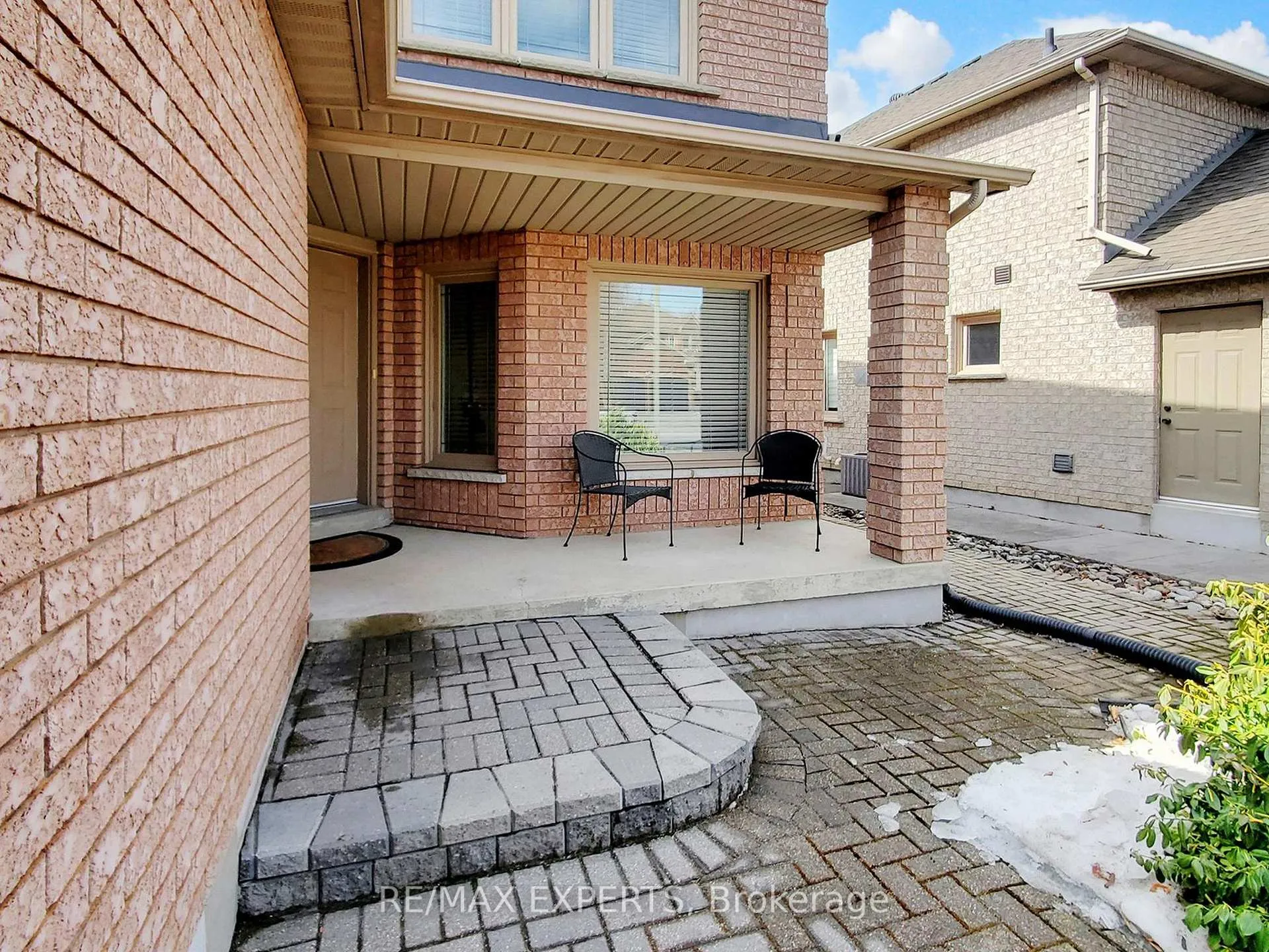 Photo 3 of 151 Veneto Drive, Vaughan, Vaughan Grove — HOMEH
