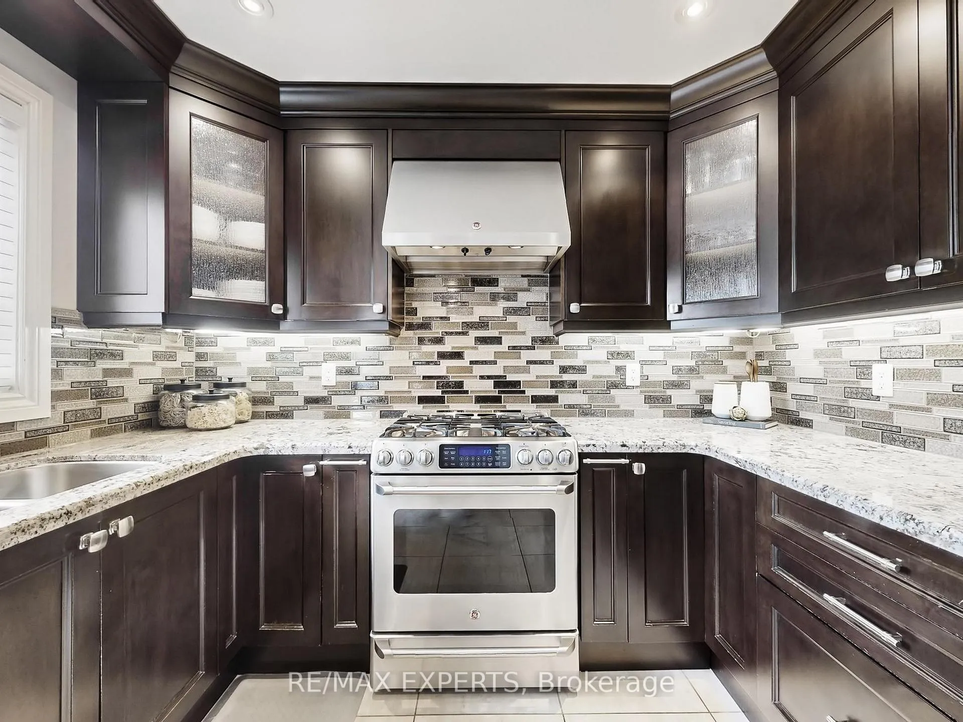 Photo 14 of 151 Veneto Drive, Vaughan, Vaughan Grove — HOMEH