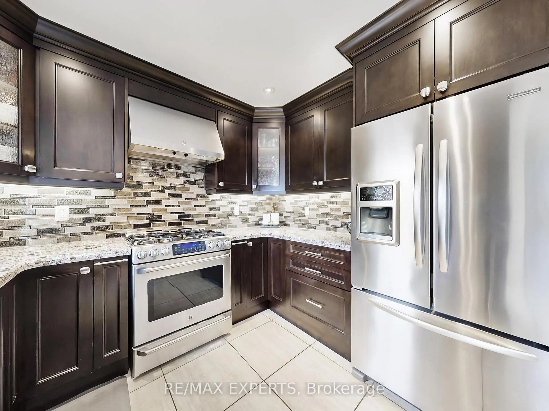 Photo 15 of 151 Veneto Drive, Vaughan, Vaughan Grove — HOMEH