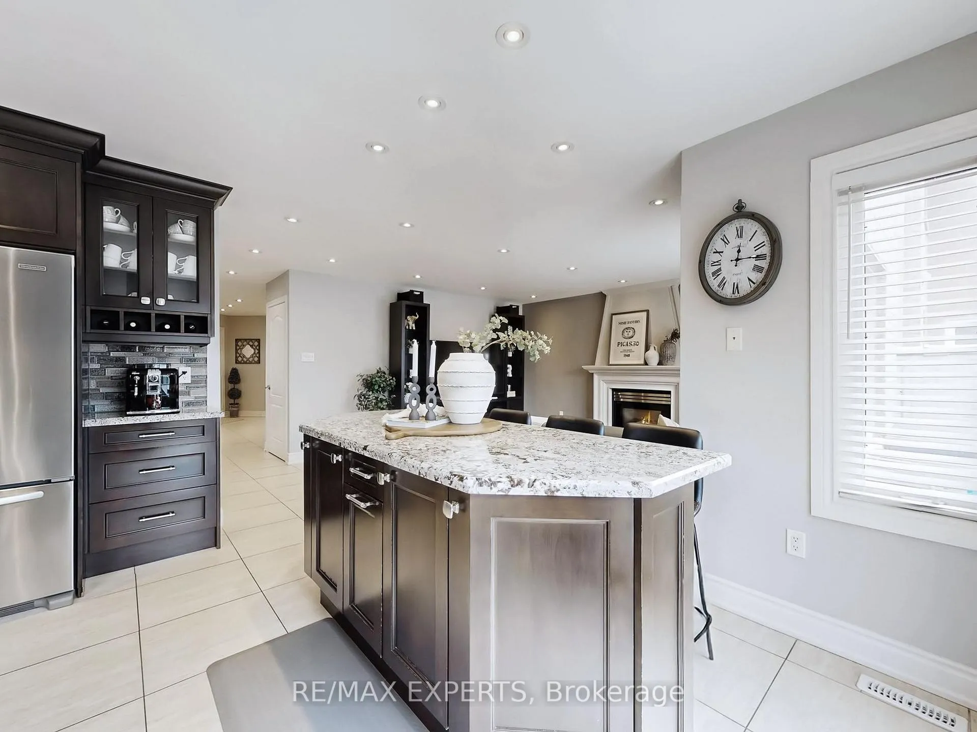 Photo 16 of 151 Veneto Drive, Vaughan, Vaughan Grove — HOMEH