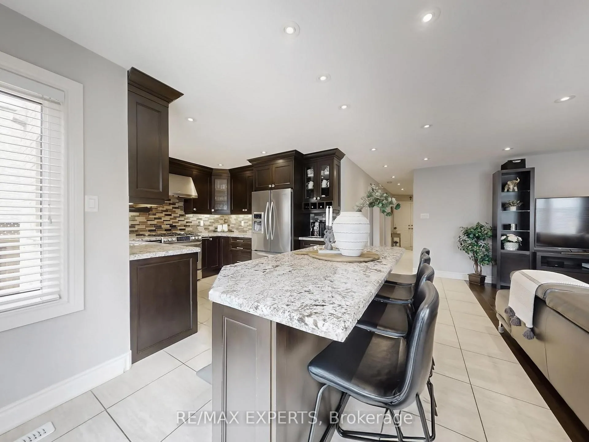 Photo 17 of 151 Veneto Drive, Vaughan, Vaughan Grove — HOMEH