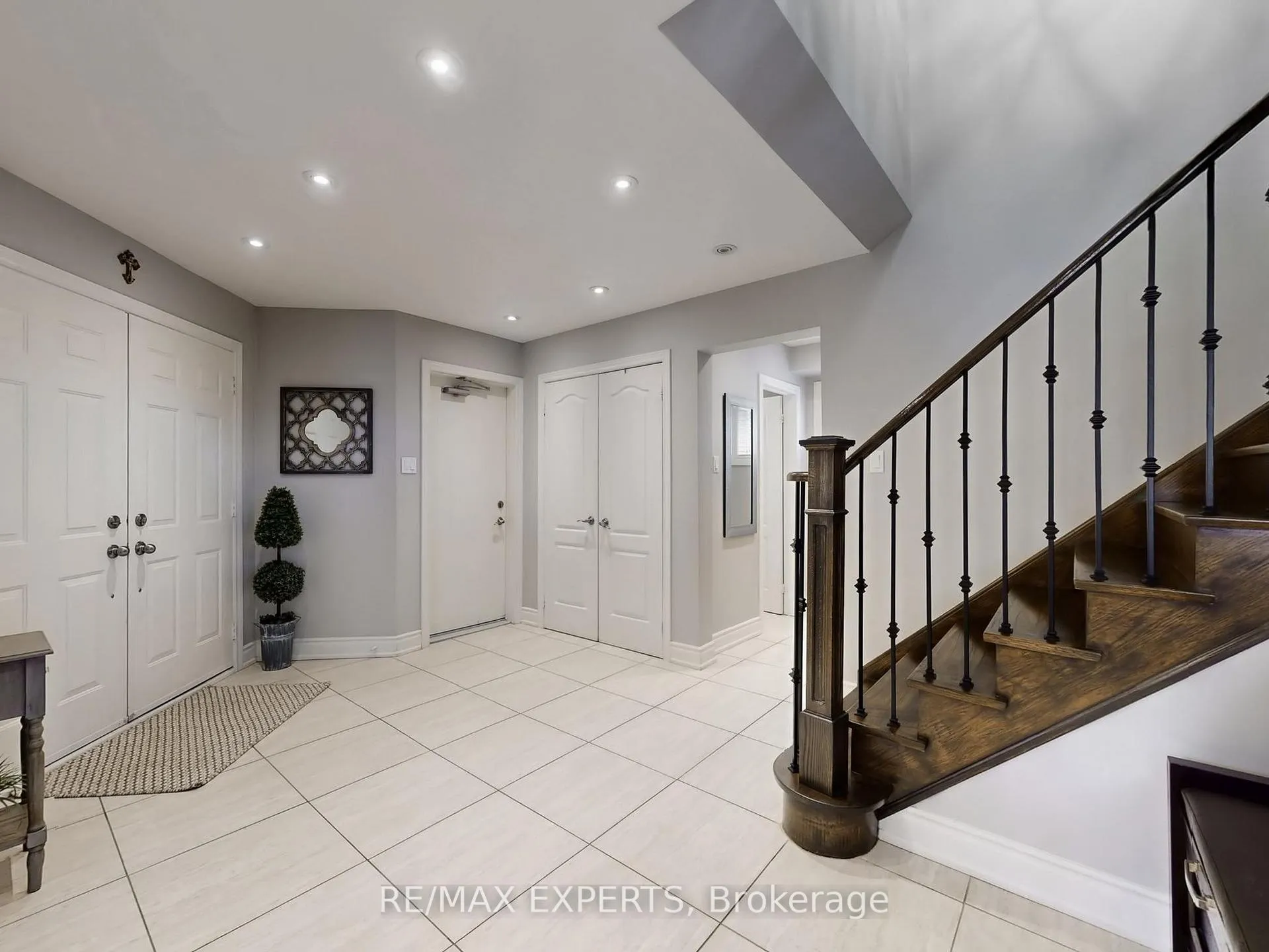 Photo 23 of 151 Veneto Drive, Vaughan, Vaughan Grove — HOMEH