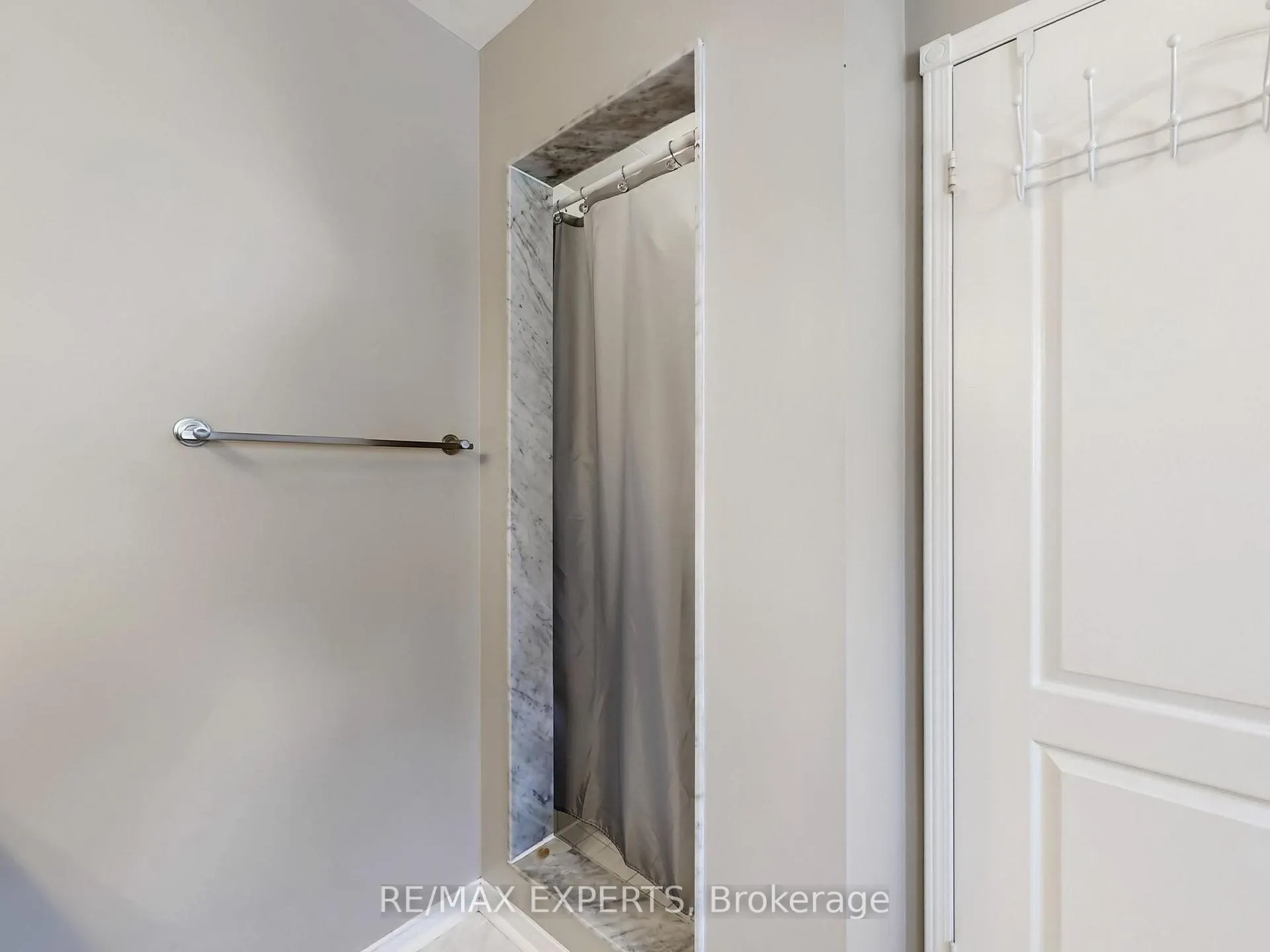 Photo 32 of 151 Veneto Drive, Vaughan, Vaughan Grove — HOMEH