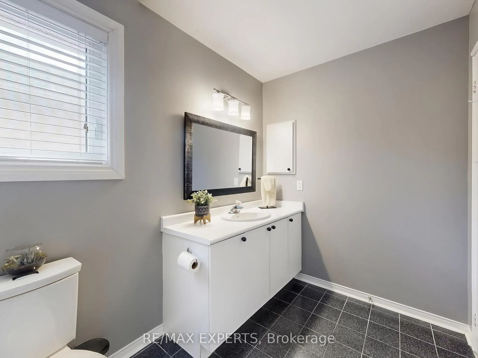 Photo 41 of 151 Veneto Drive, Vaughan, Vaughan Grove — HOMEH