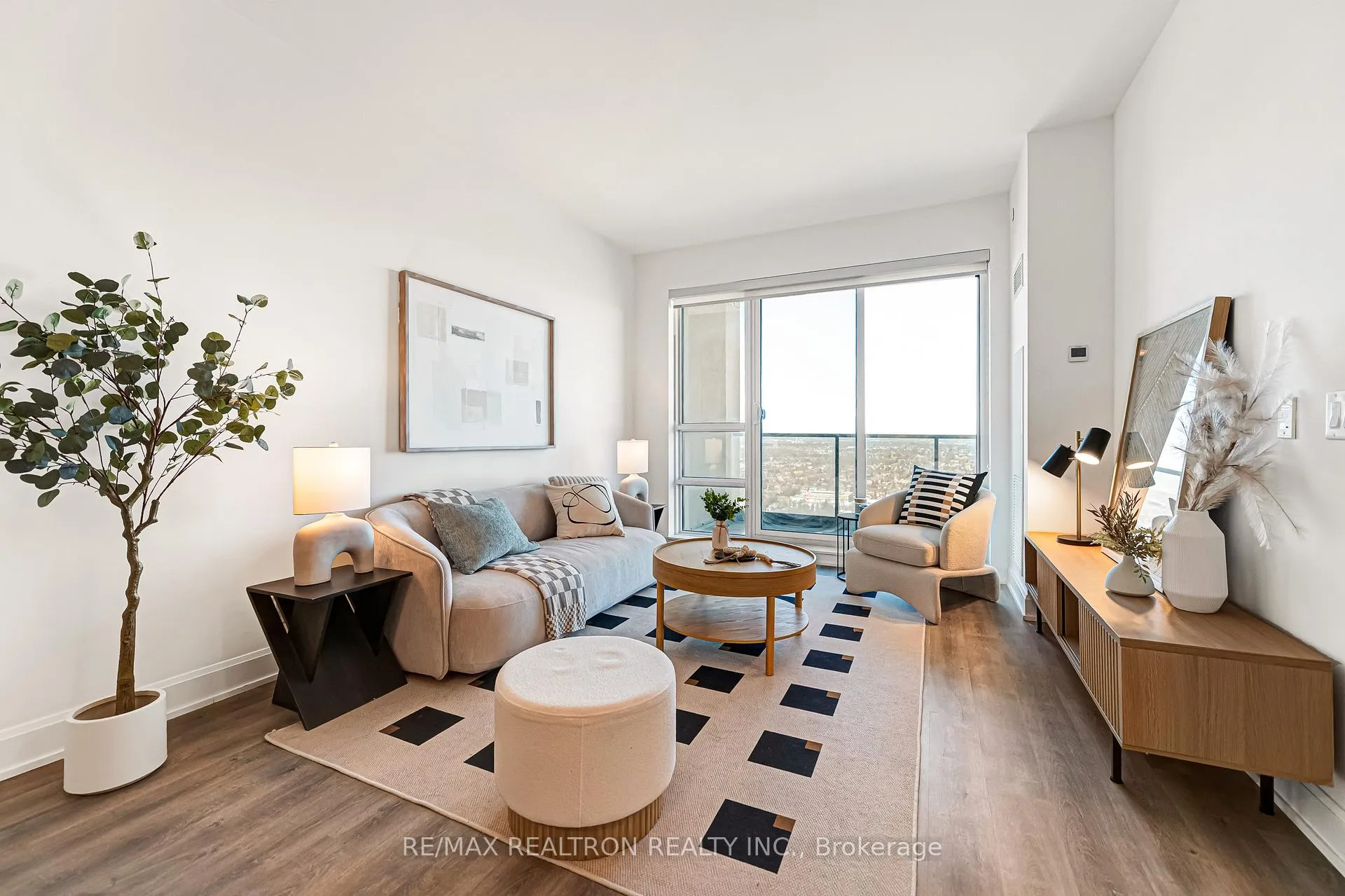 Photo 3 of Unit 3302, 12 Gandhi Lane, Markham, Commerce Valley — HOMEH