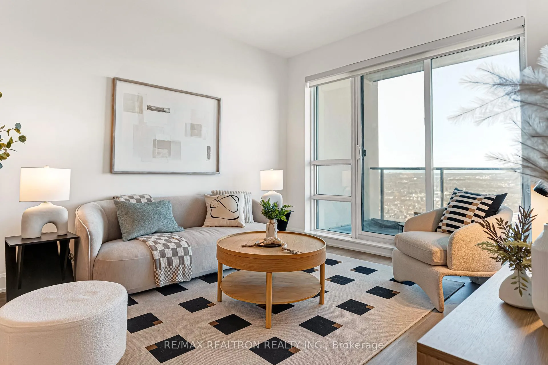 Photo 4 of Unit 3302, 12 Gandhi Lane, Markham, Commerce Valley — HOMEH
