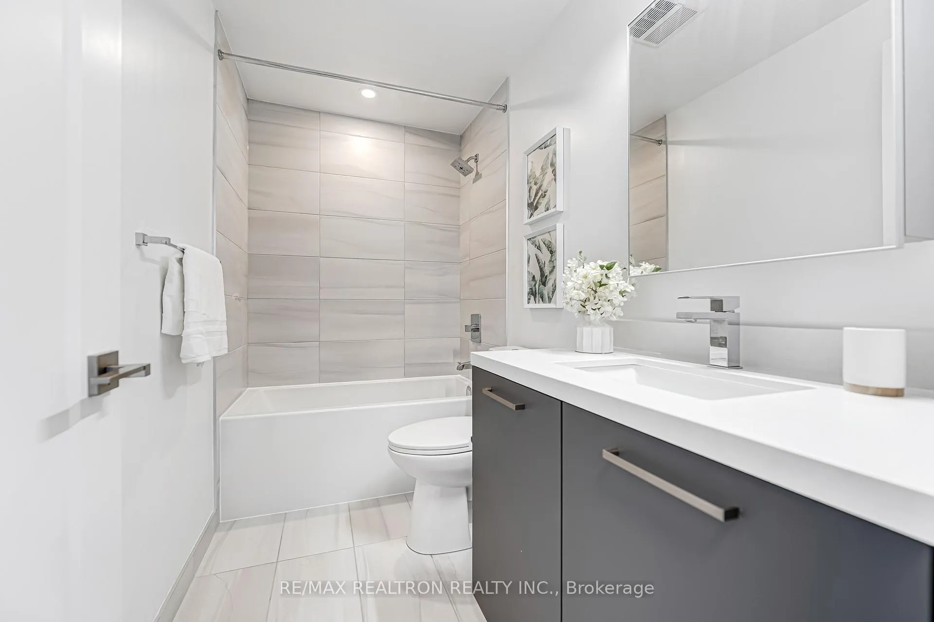 Photo 23 of Unit 3302, 12 Gandhi Lane, Markham, Commerce Valley — HOMEH