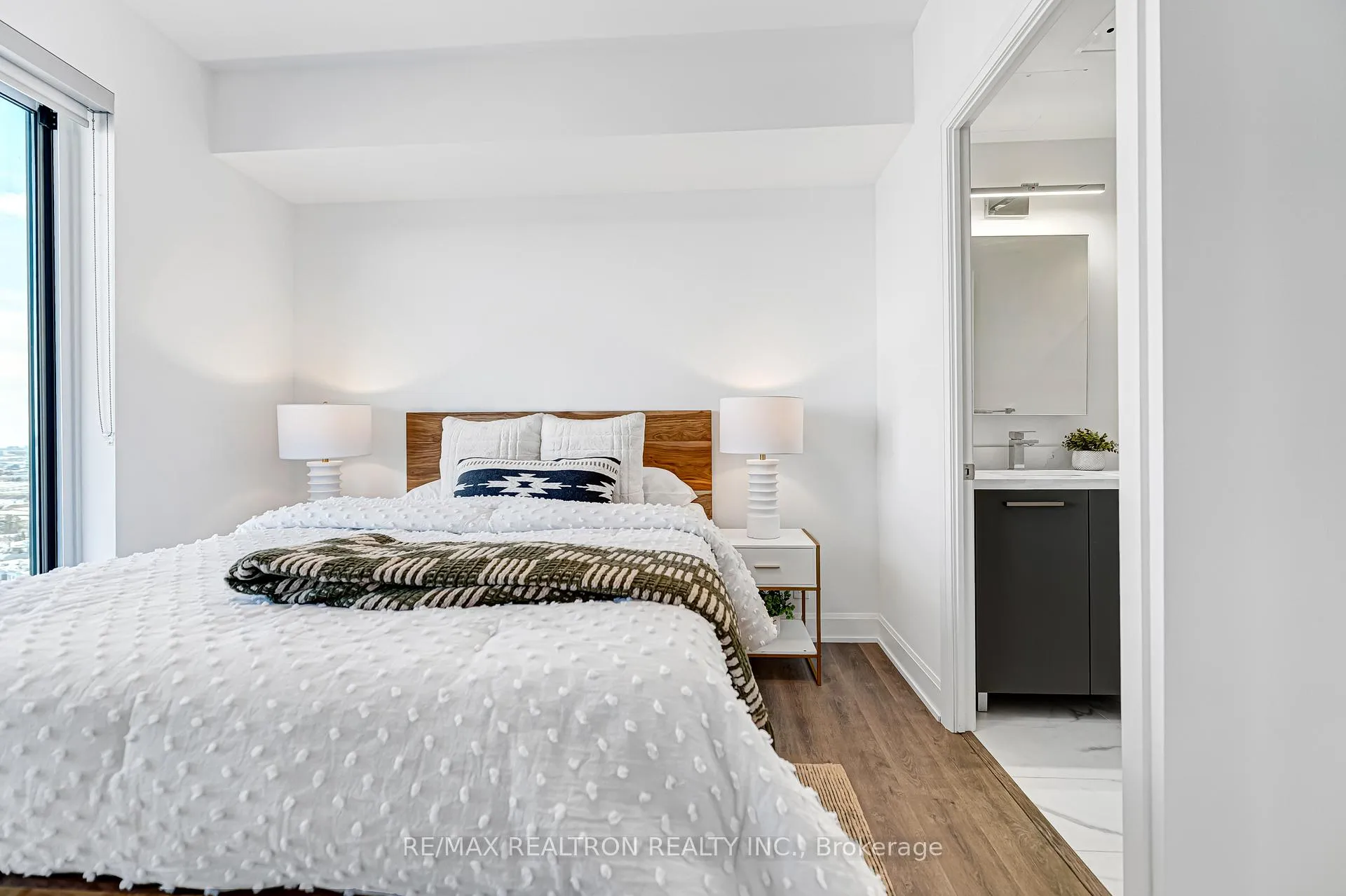 Photo 24 of Unit 3302, 12 Gandhi Lane, Markham, Commerce Valley — HOMEH