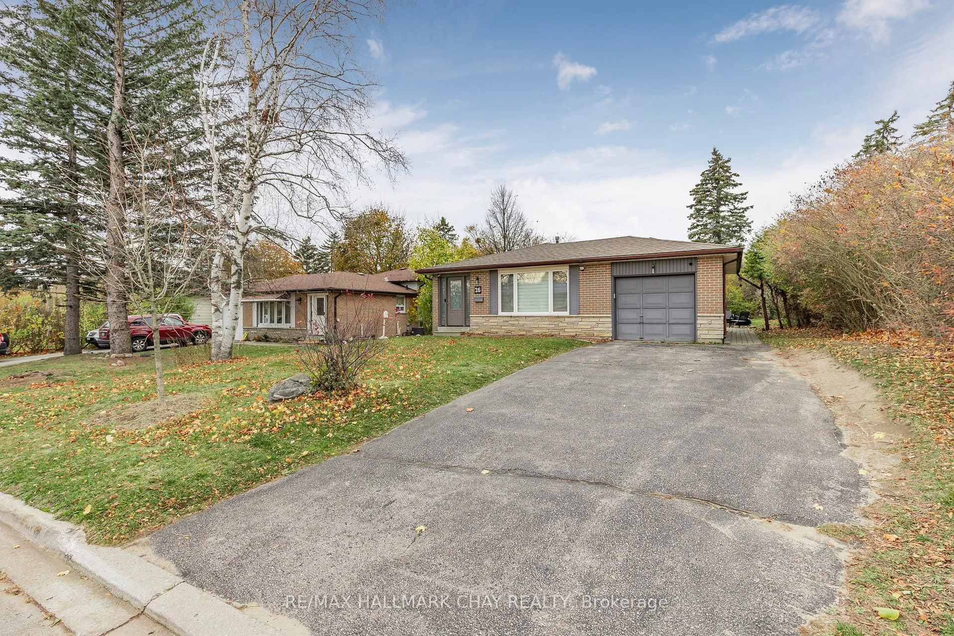 Photo 2 of Unit Upper, 26 Roslyn Road, Barrie, Wellington — HOMEH