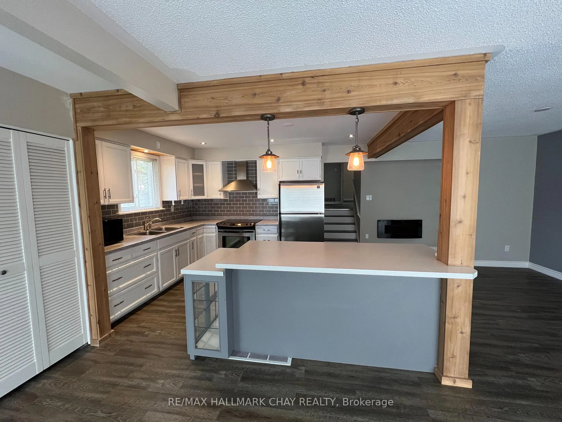 Photo 4 of Unit Upper, 26 Roslyn Road, Barrie, Wellington — HOMEH