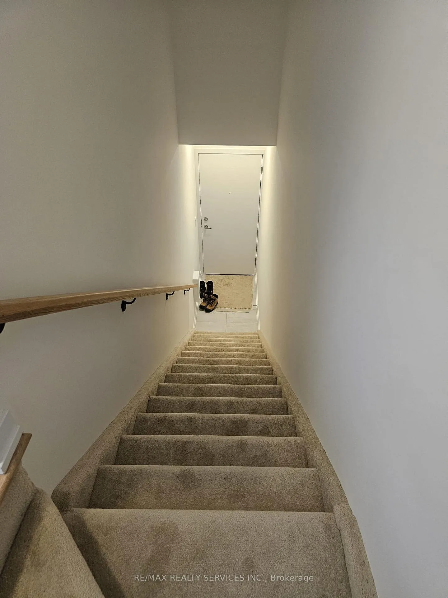 Photo 7 of Unit R6, 25 Palace Street, Kitchener — HOMEH