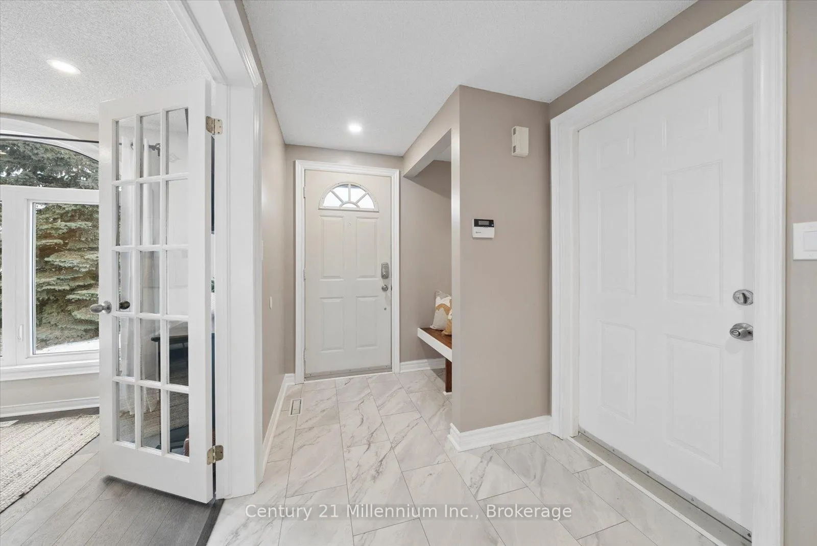 Photo 5 of 49 Waddington Crescent, Barrie, Holly — HOMEH