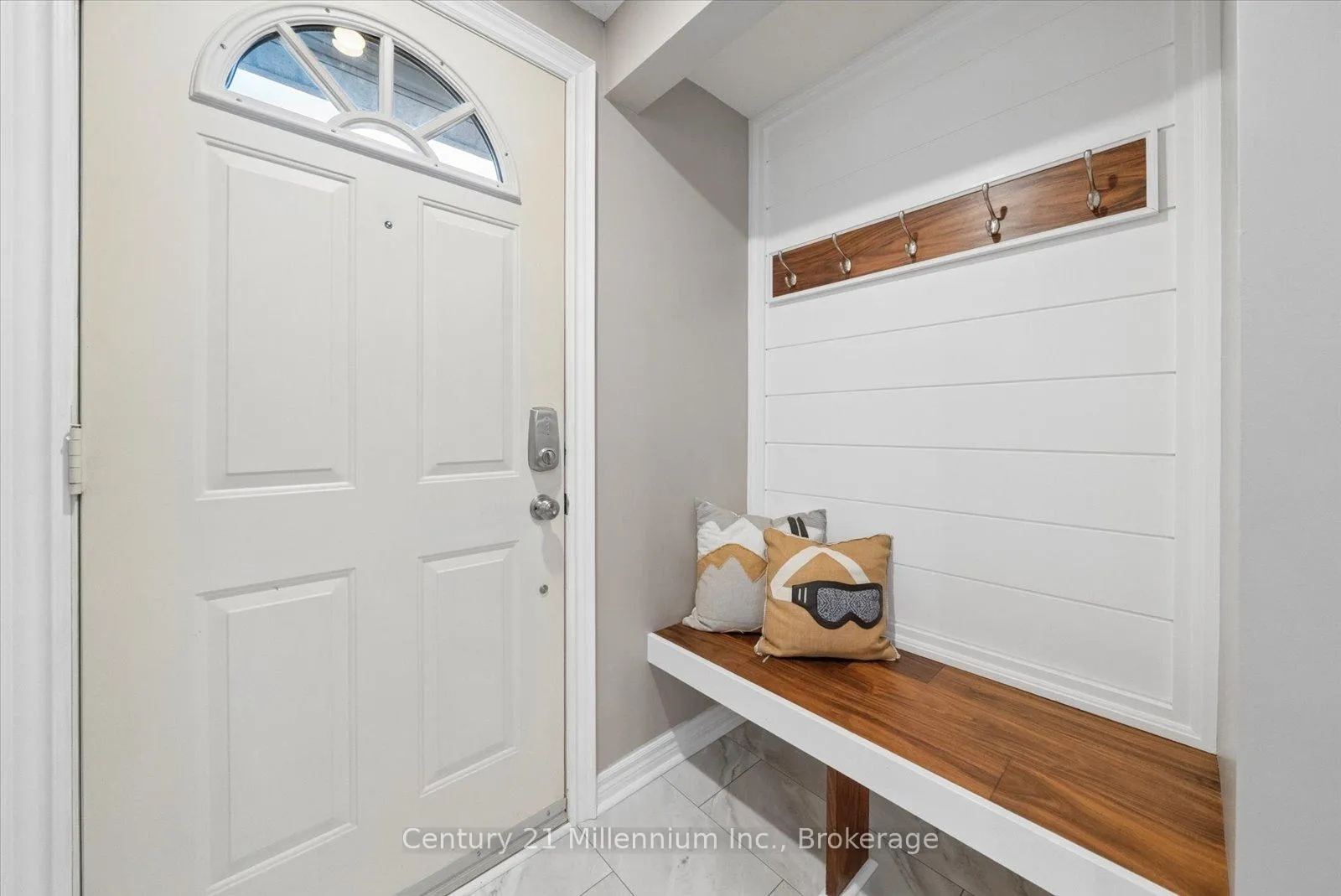 Photo 6 of 49 Waddington Crescent, Barrie, Holly — HOMEH