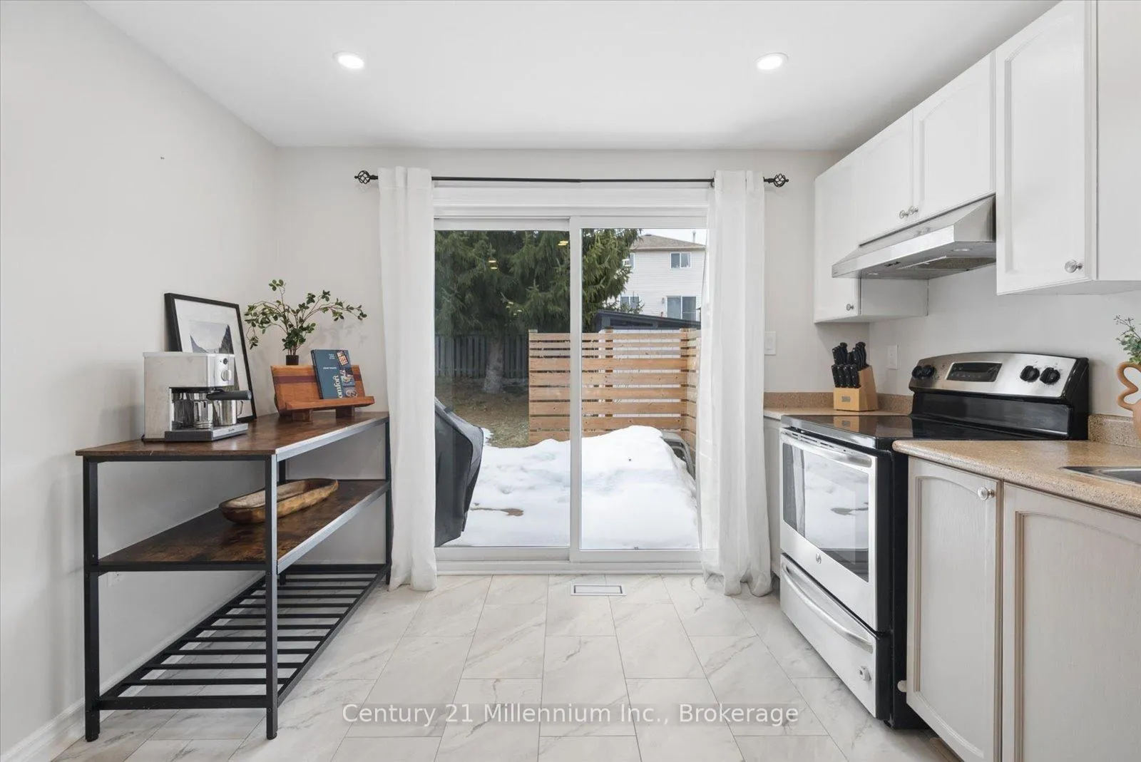 Photo 12 of 49 Waddington Crescent, Barrie, Holly — HOMEH