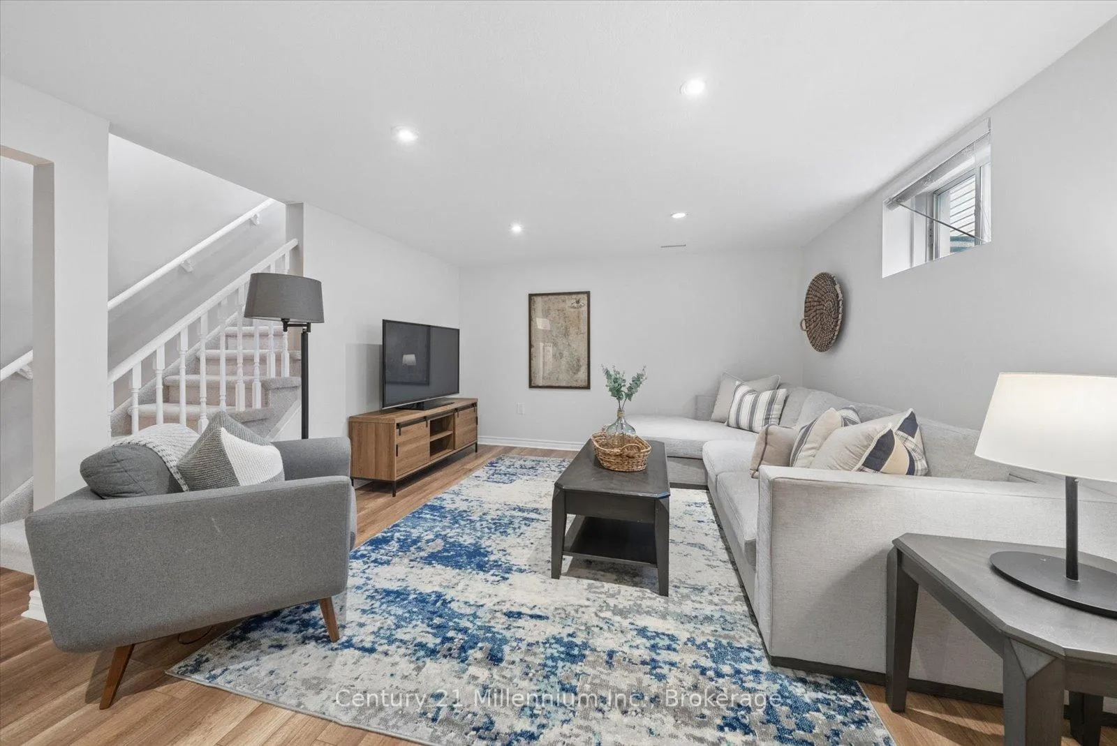 Photo 24 of 49 Waddington Crescent, Barrie, Holly — HOMEH