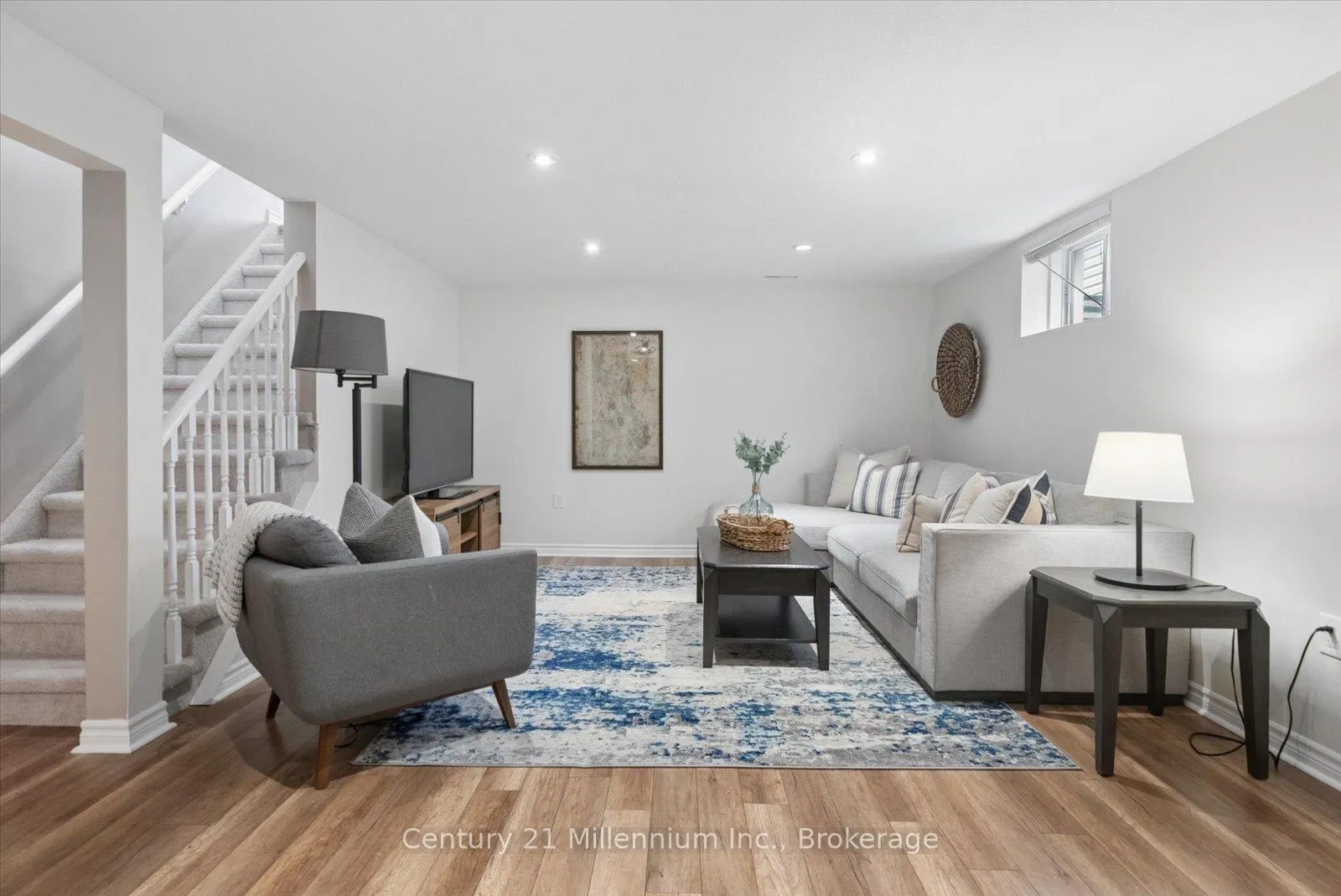 Photo 25 of 49 Waddington Crescent, Barrie, Holly — HOMEH