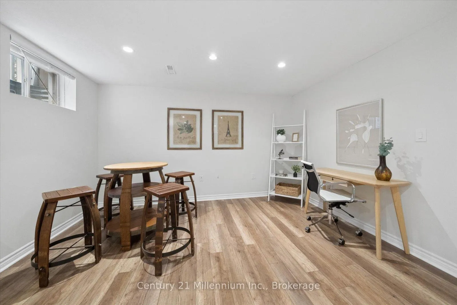 Photo 27 of 49 Waddington Crescent, Barrie, Holly — HOMEH