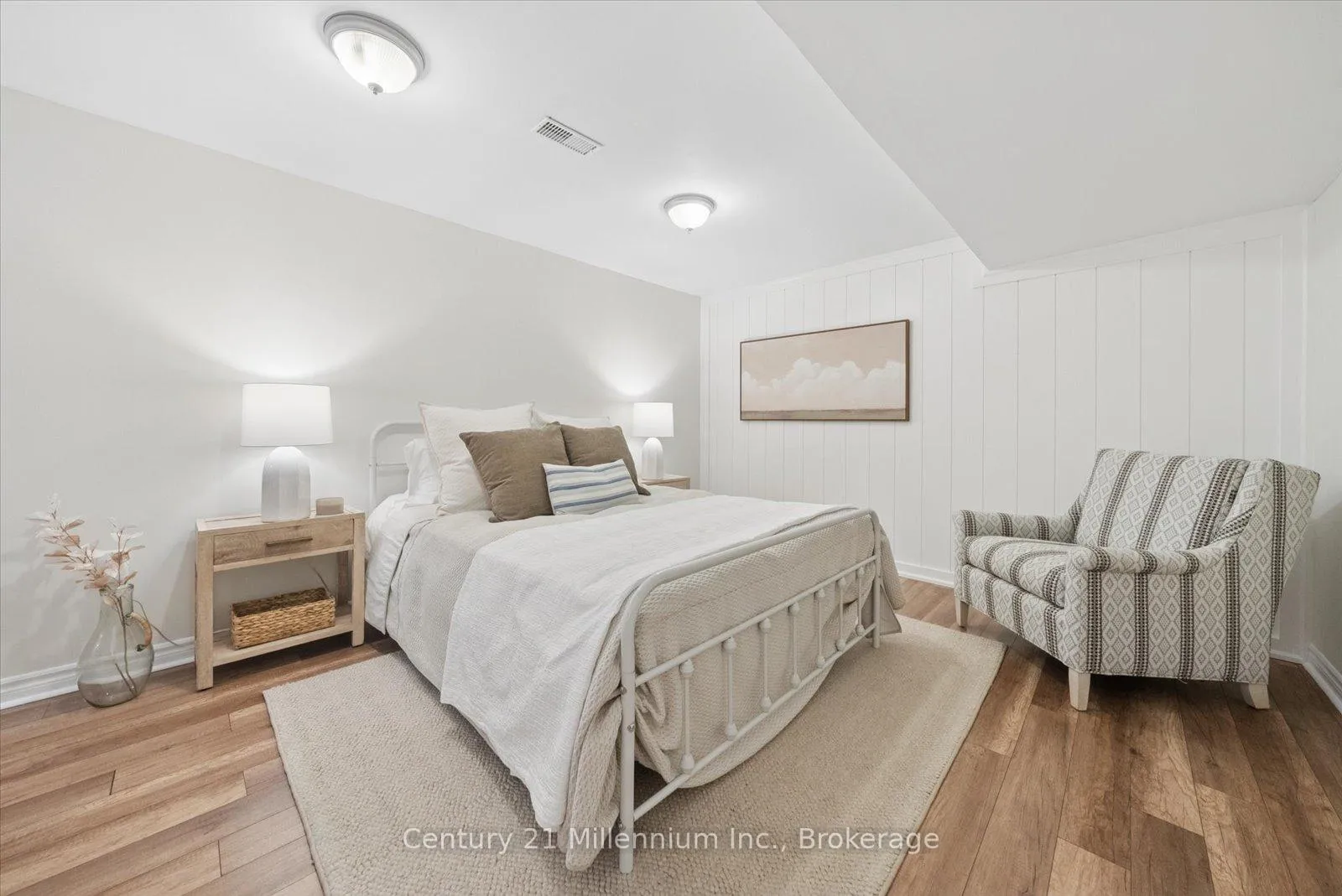 Photo 28 of 49 Waddington Crescent, Barrie, Holly — HOMEH