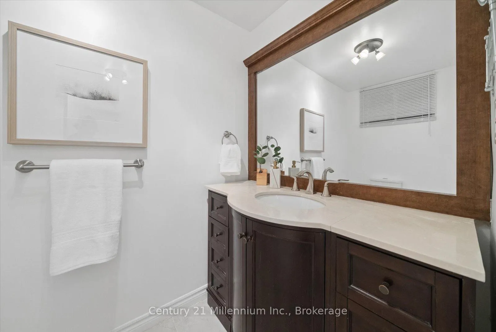 Photo 30 of 49 Waddington Crescent, Barrie, Holly — HOMEH