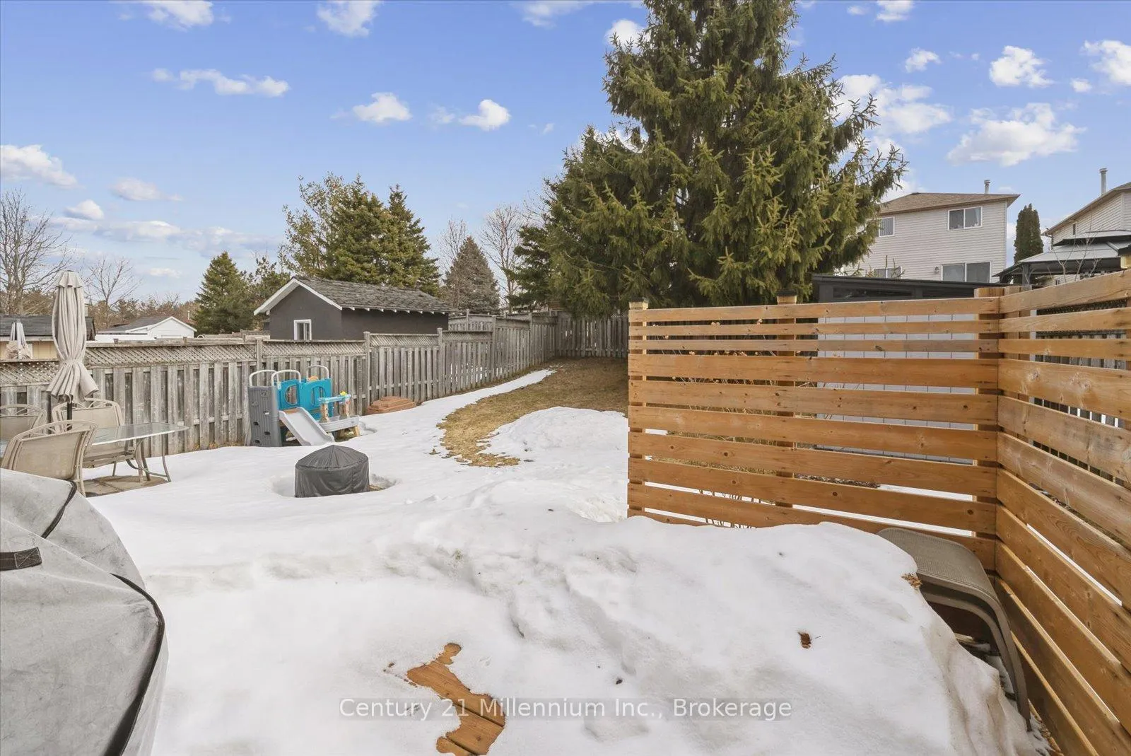 Photo 32 of 49 Waddington Crescent, Barrie, Holly — HOMEH