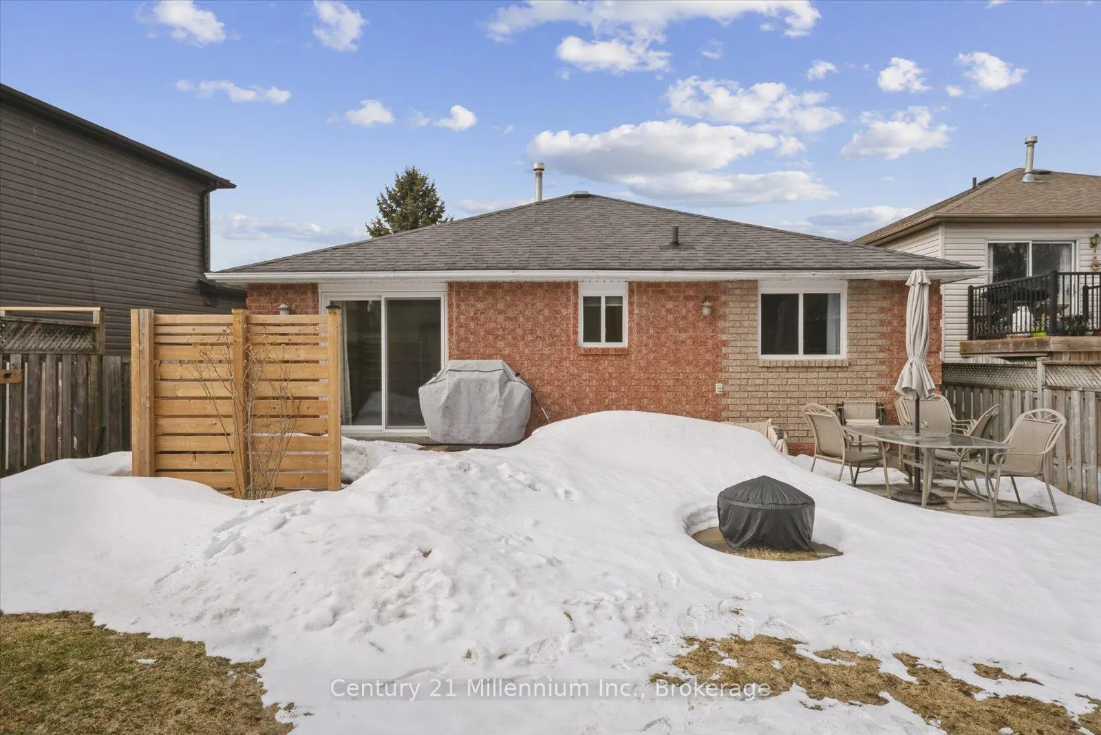 Photo 33 of 49 Waddington Crescent, Barrie, Holly — HOMEH