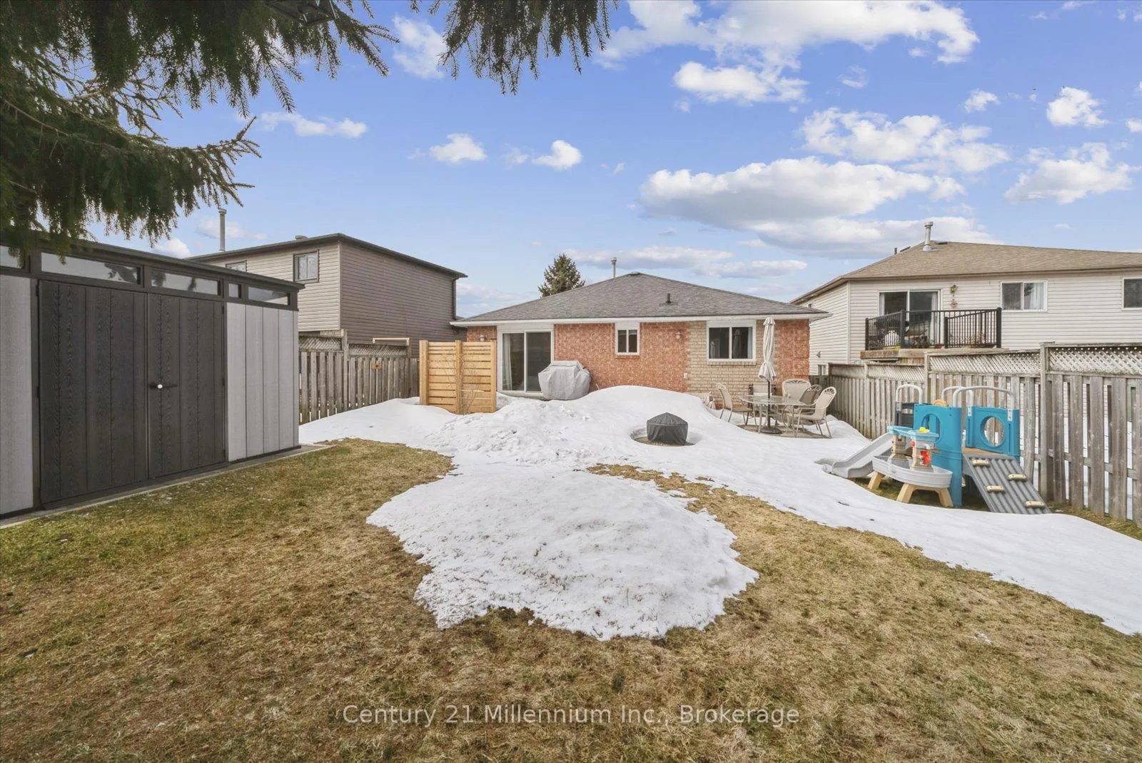 Photo 34 of 49 Waddington Crescent, Barrie, Holly — HOMEH