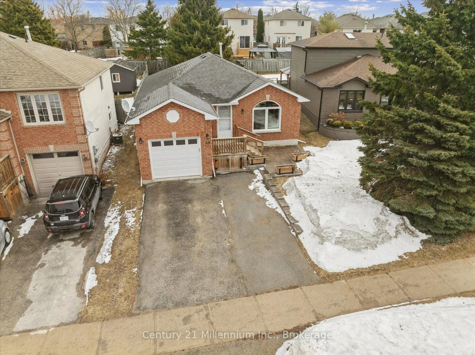Photo 35 of 49 Waddington Crescent, Barrie, Holly — HOMEH