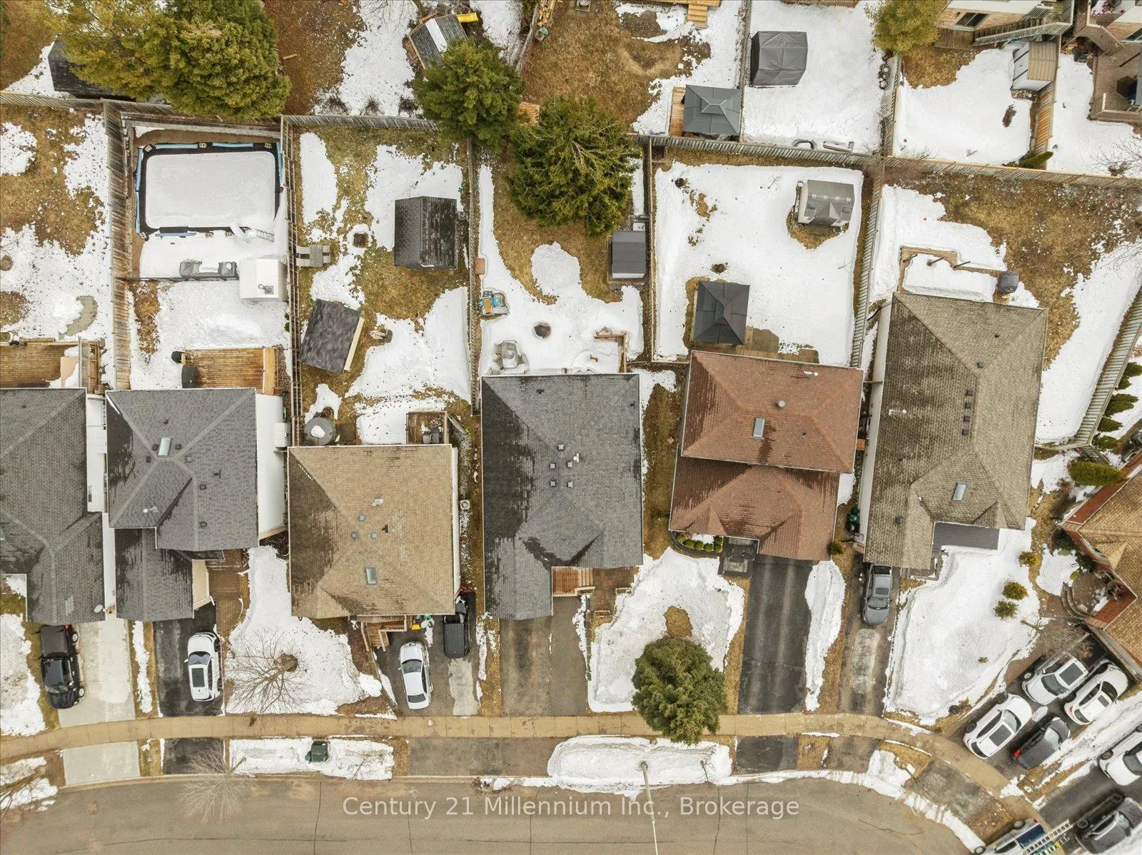 Photo 37 of 49 Waddington Crescent, Barrie, Holly — HOMEH