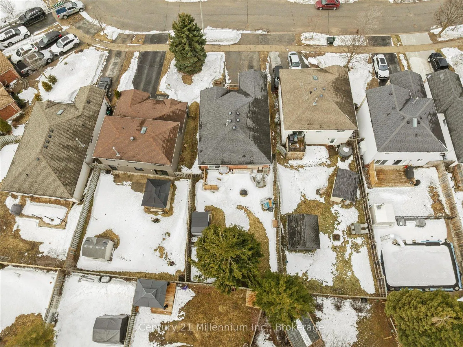 Photo 38 of 49 Waddington Crescent, Barrie, Holly — HOMEH