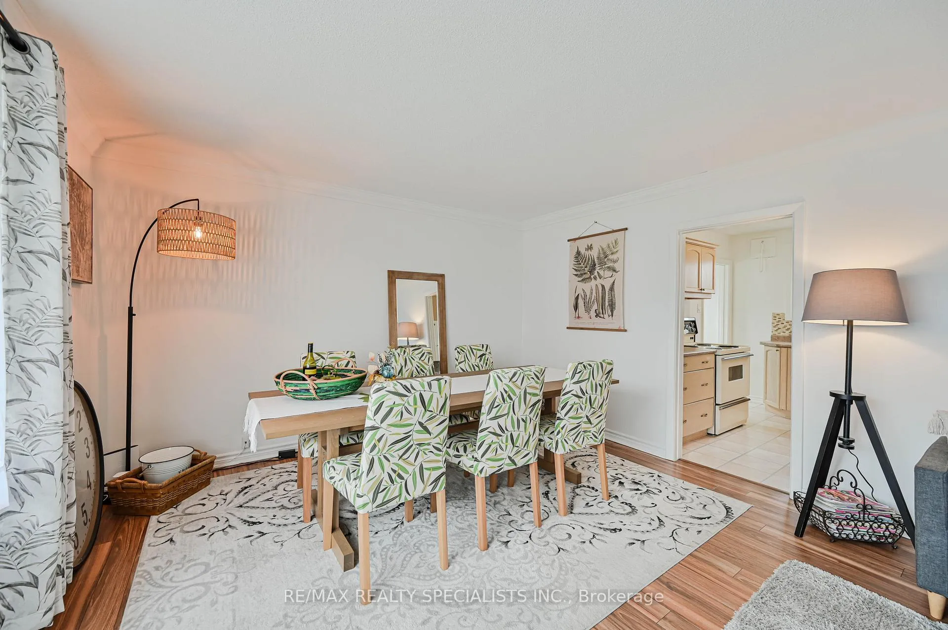 Photo 11 of 19 Temple Road, Halton Hills, Georgetown — HOMEH