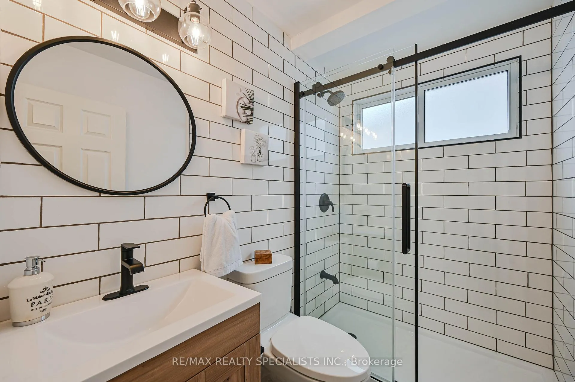 Photo 31 of 19 Temple Road, Halton Hills, Georgetown — HOMEH