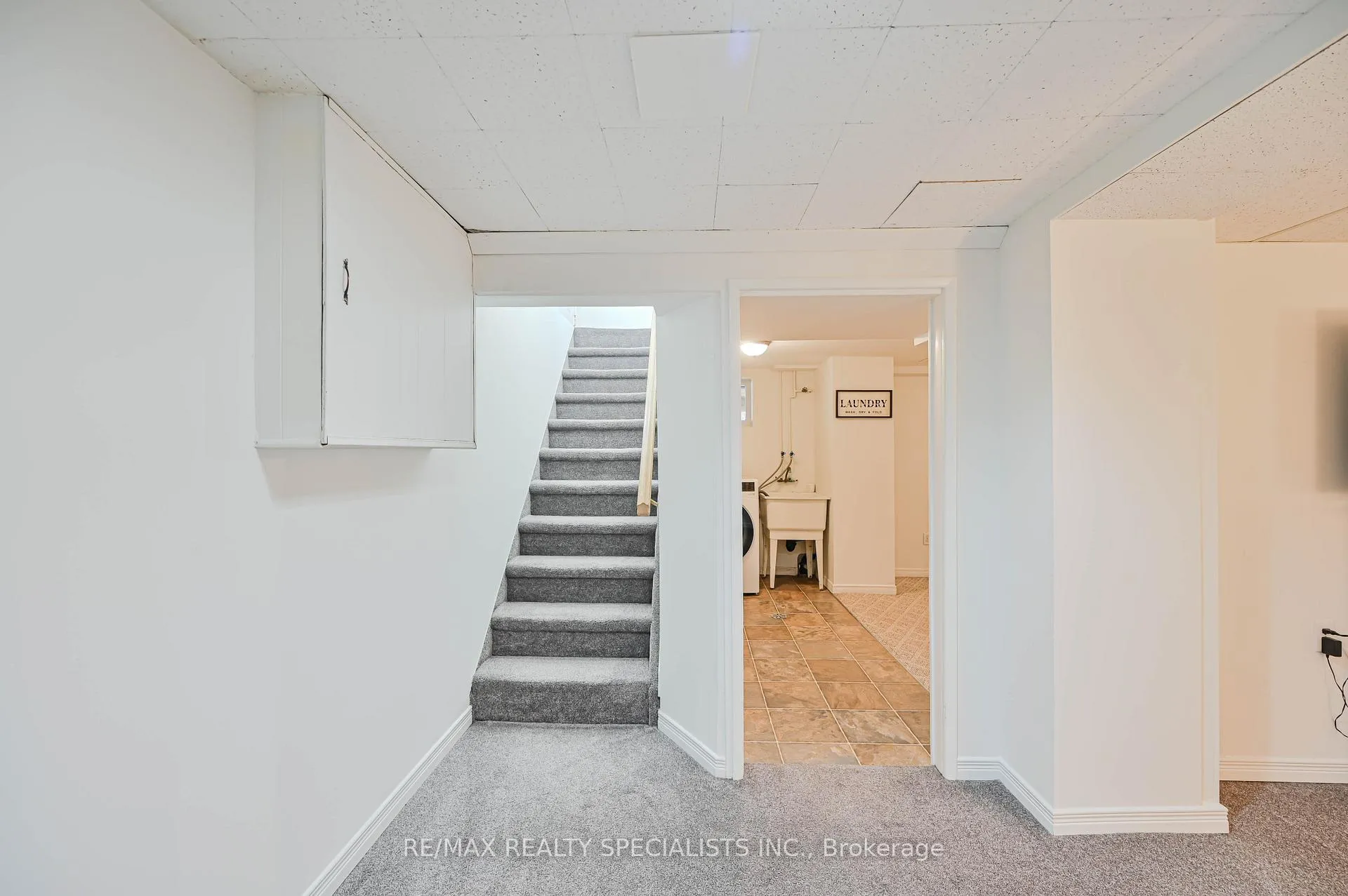 Photo 32 of 19 Temple Road, Halton Hills, Georgetown — HOMEH