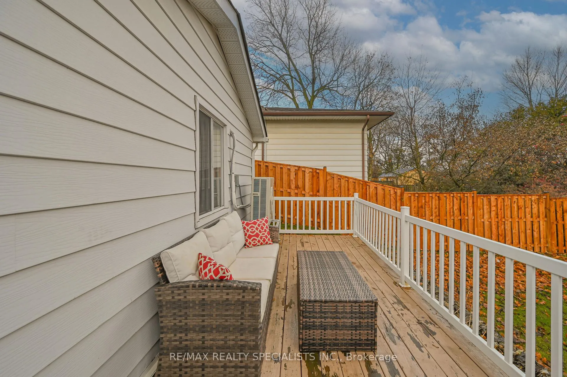 Photo 42 of 19 Temple Road, Halton Hills, Georgetown — HOMEH