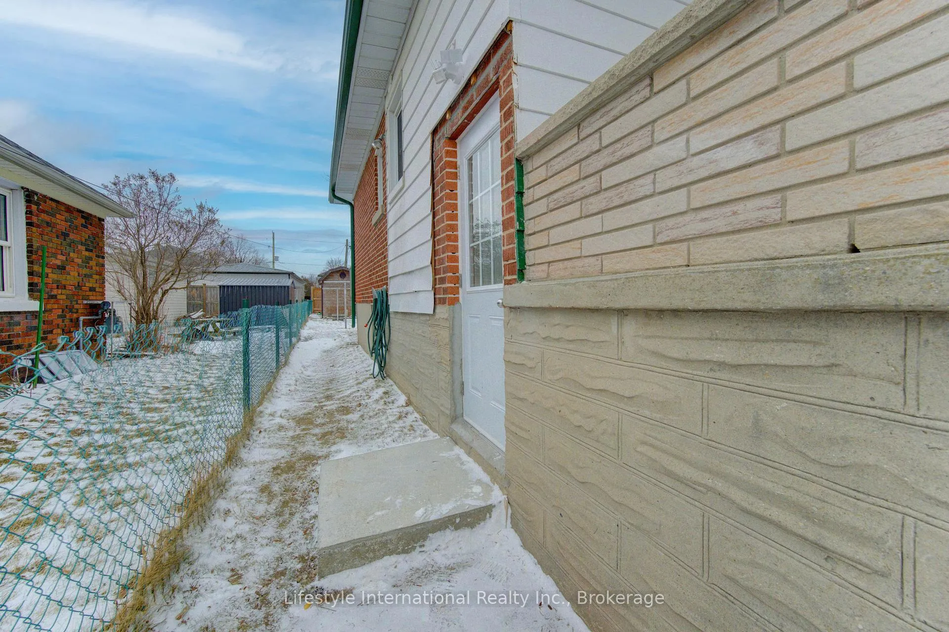 Photo 21 of 171 Sixth Avenue, Kitchener — HOMEH