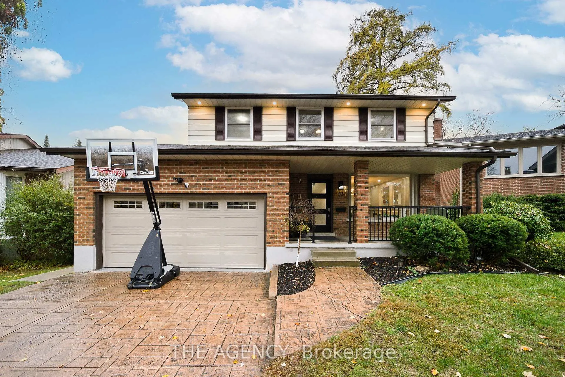 Photo 2 of 23 Stonegate Drive, Kitchener, Centreville Chicopee — HOMEH