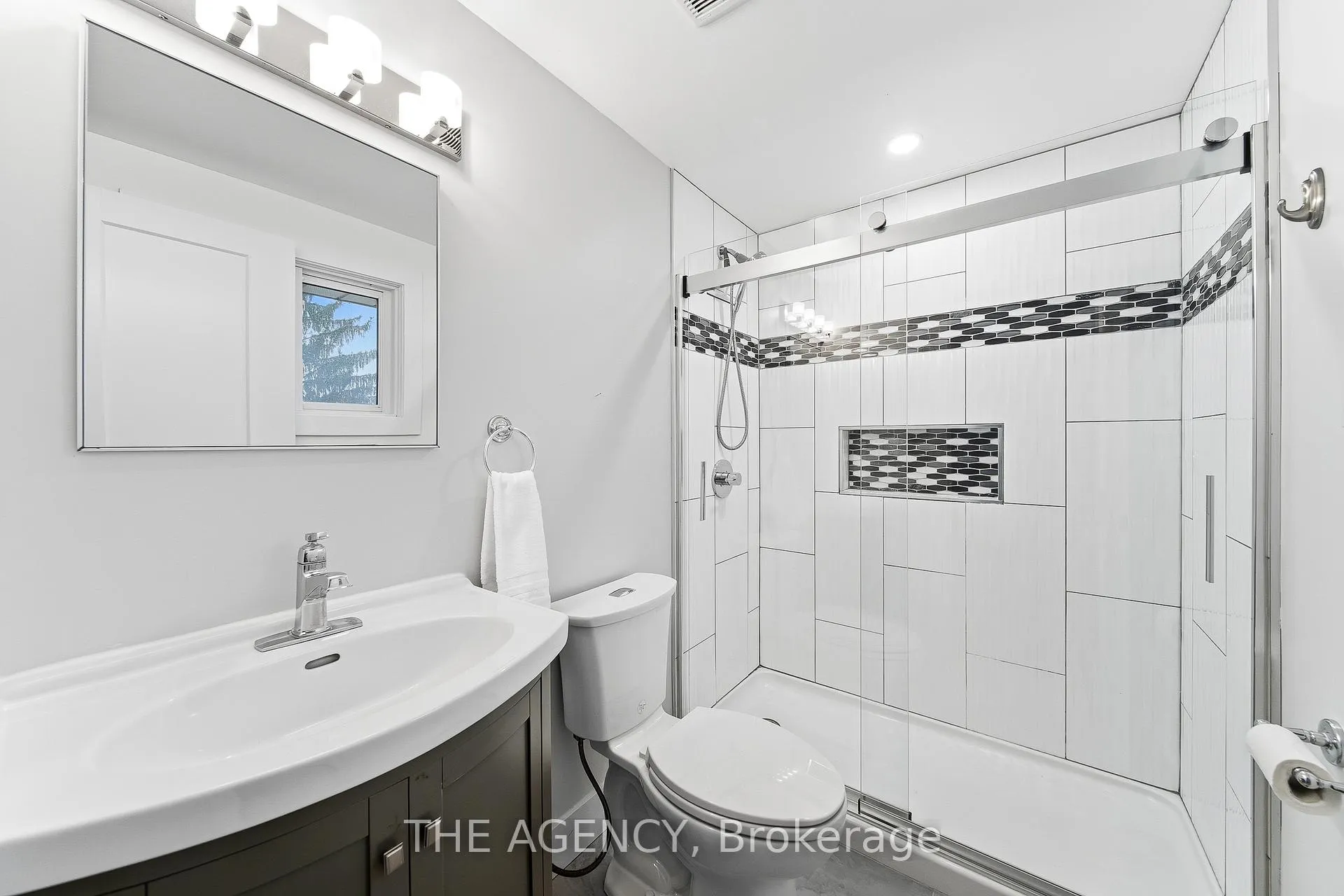 Photo 21 of 23 Stonegate Drive, Kitchener, Centreville Chicopee — HOMEH