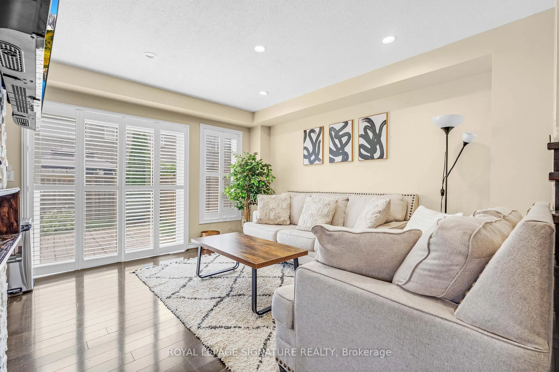 Photo 5 of 4280 Thomas Alton Boulevard, Burlington, Alton — HOMEH