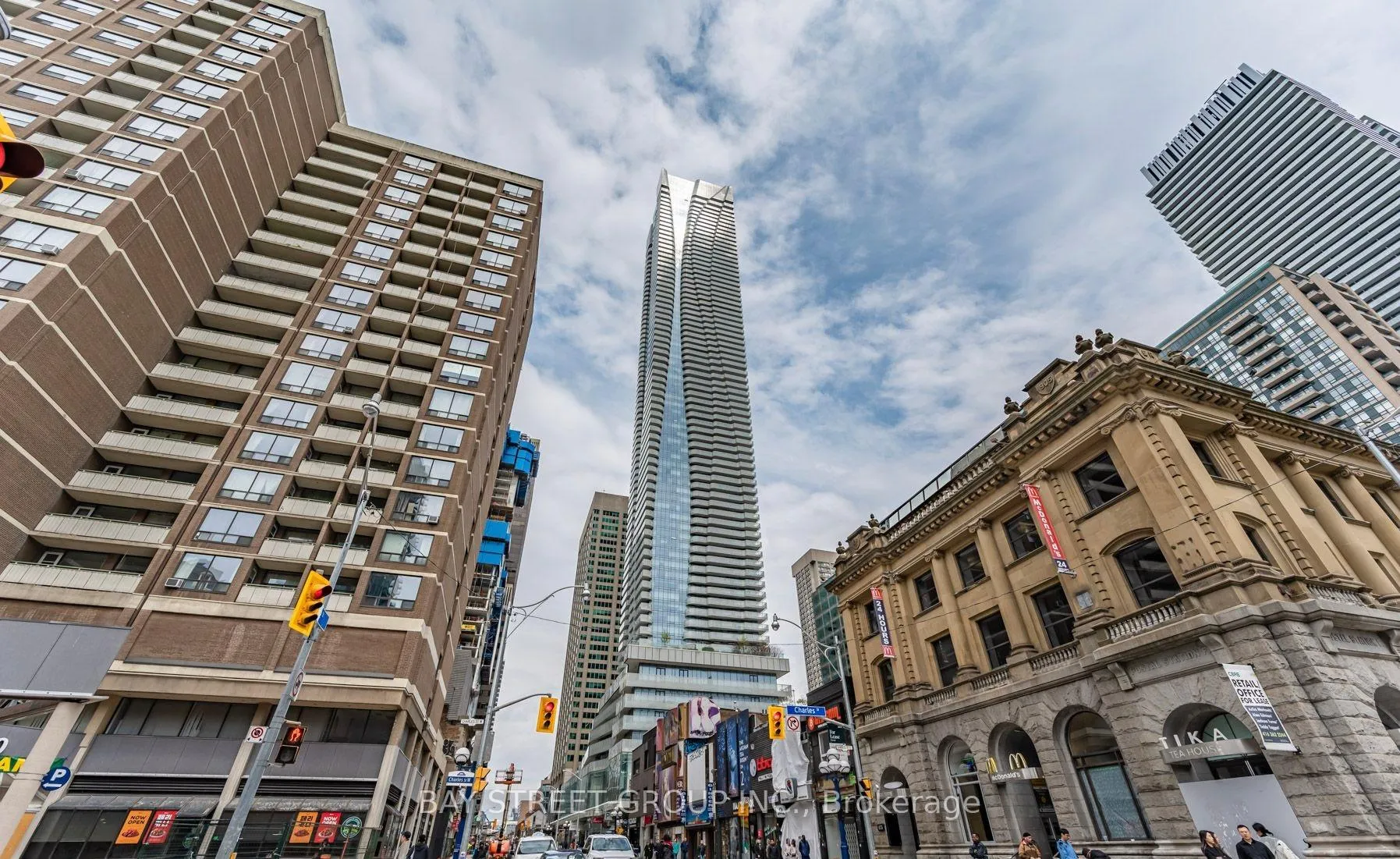 Photo 1 of Unit 425, 1 Bloor Street E, Toronto, Church-Yonge Corridor — HOMEH
