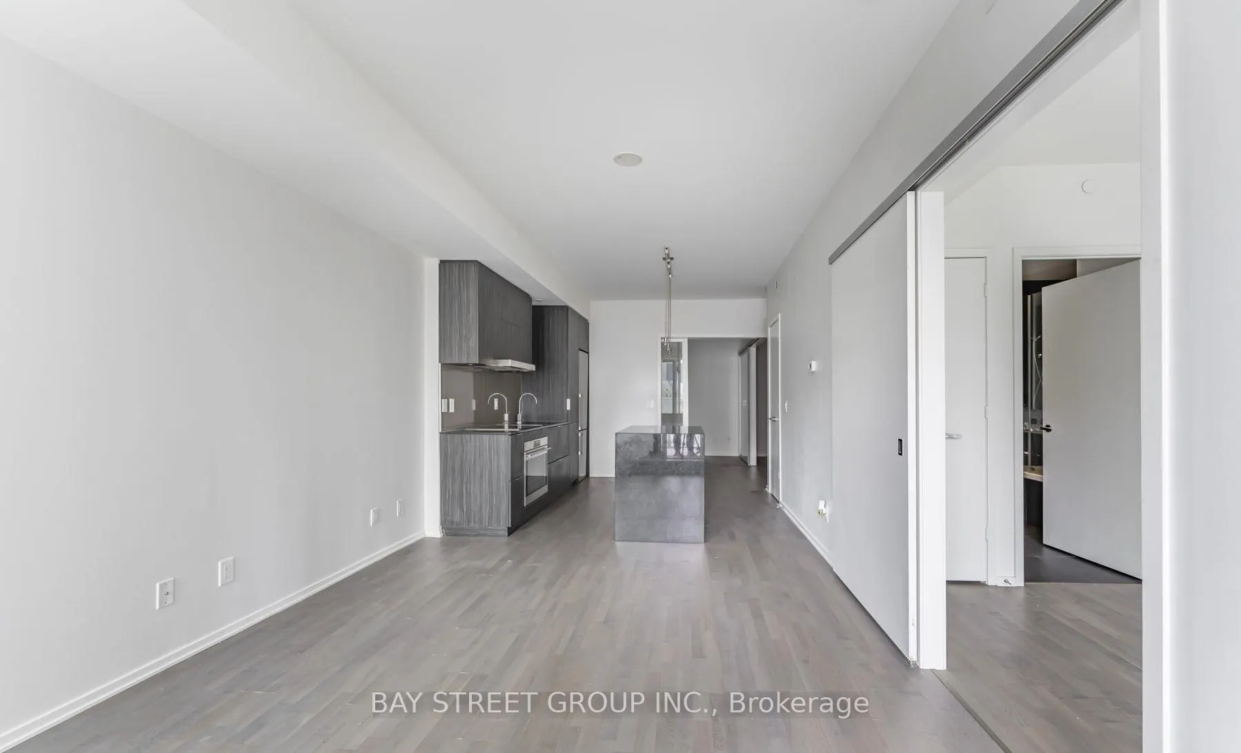 Photo 4 of Unit 425, 1 Bloor Street E, Toronto, Church-Yonge Corridor — HOMEH