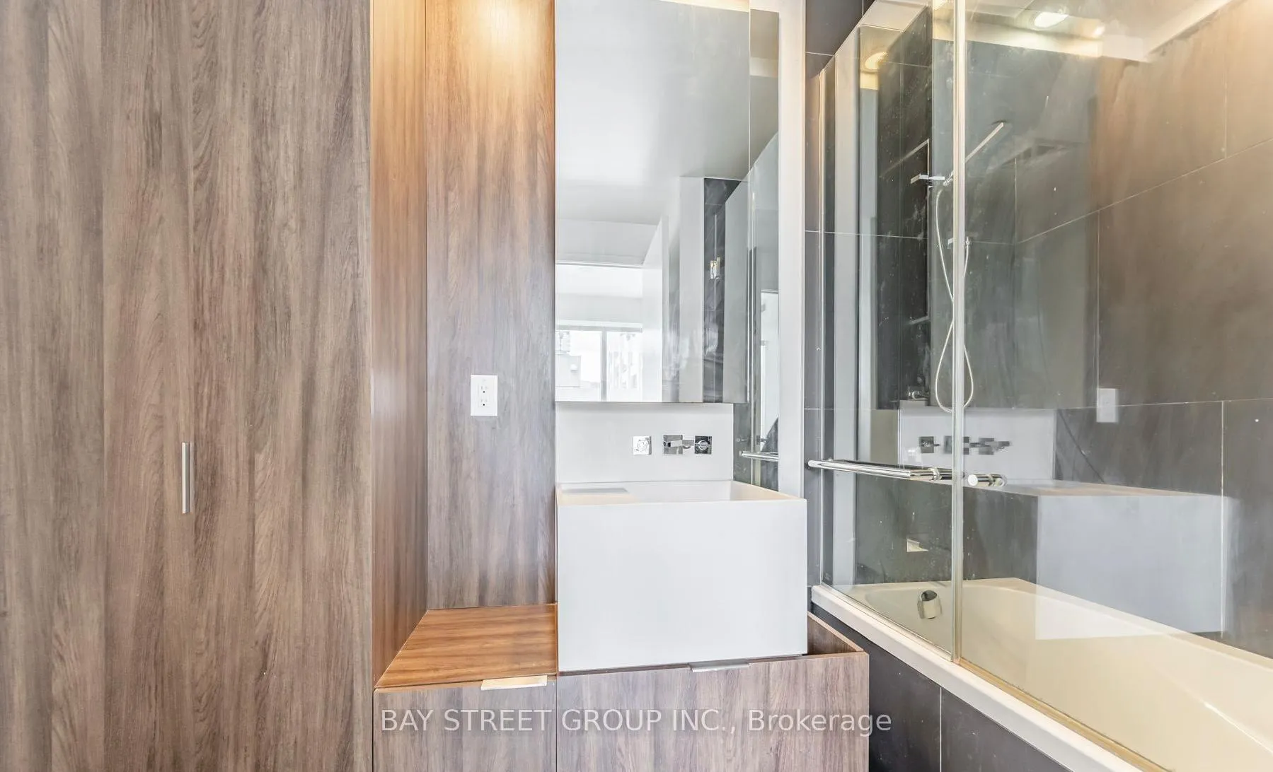 Photo 12 of Unit 425, 1 Bloor Street E, Toronto, Church-Yonge Corridor — HOMEH
