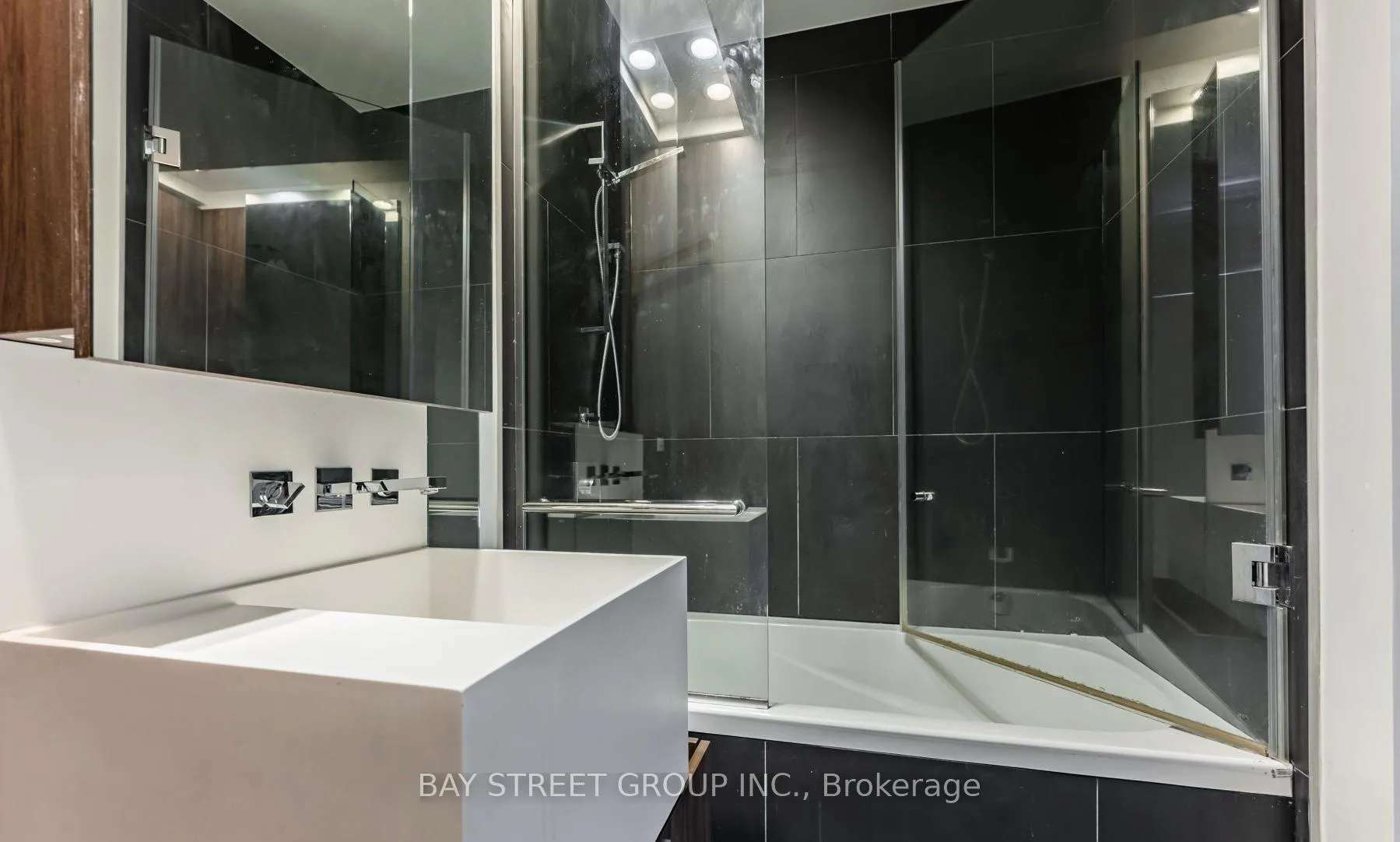 Photo 13 of Unit 425, 1 Bloor Street E, Toronto, Church-Yonge Corridor — HOMEH