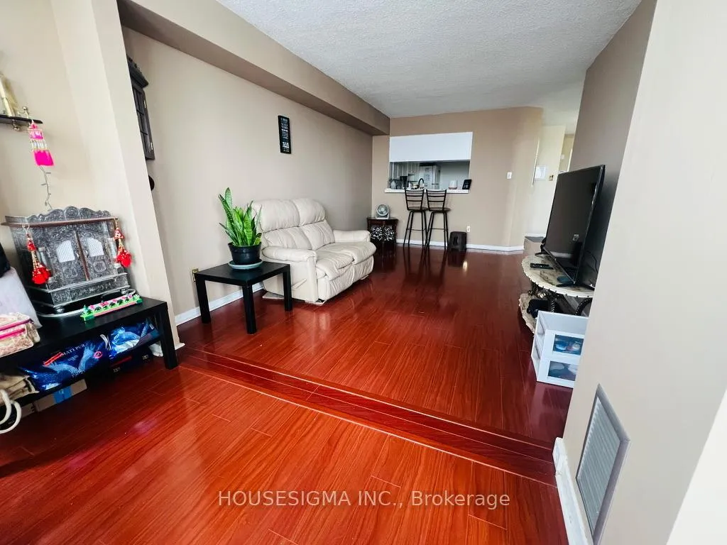Photo 4 of Unit 1507, 26 Hanover Road, Brampton, Queen Street Corridor — HOMEH