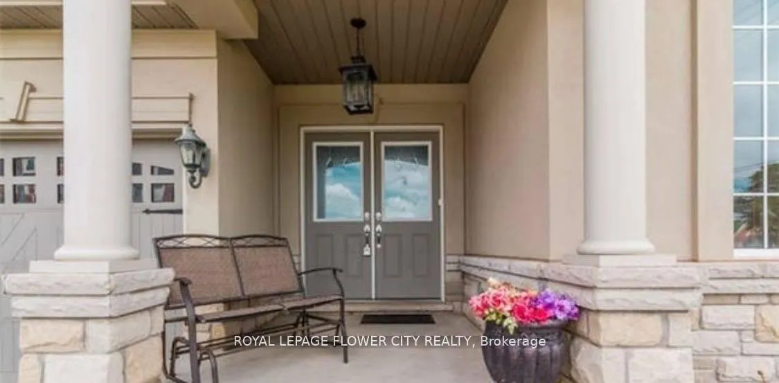 Photo 4 of 38 Black Diamond Crescent, Brampton, Credit Valley — HOMEH