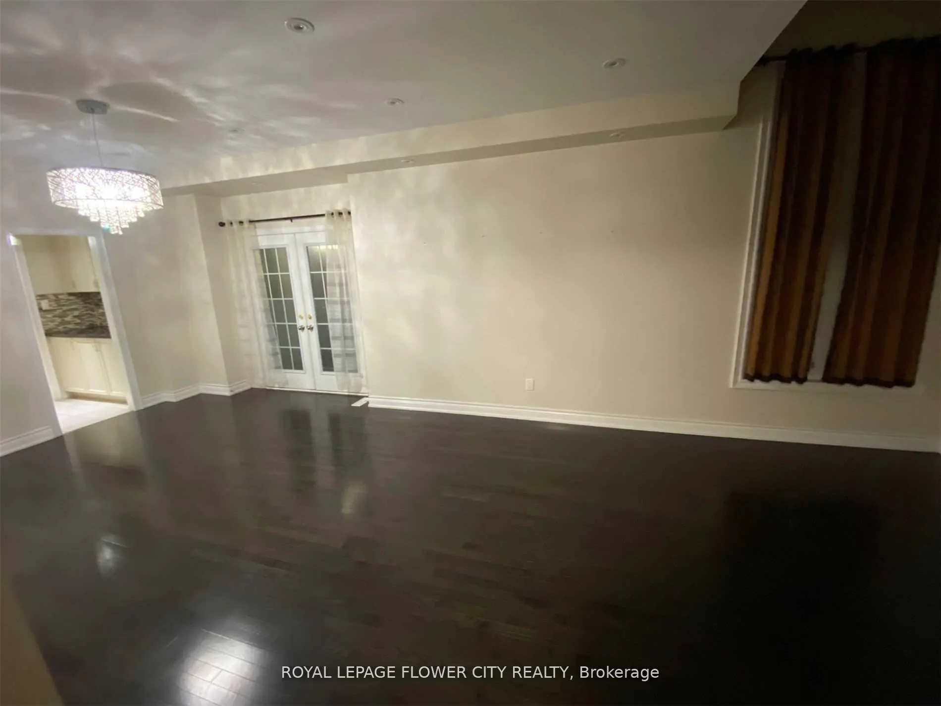 Photo 6 of 38 Black Diamond Crescent, Brampton, Credit Valley — HOMEH