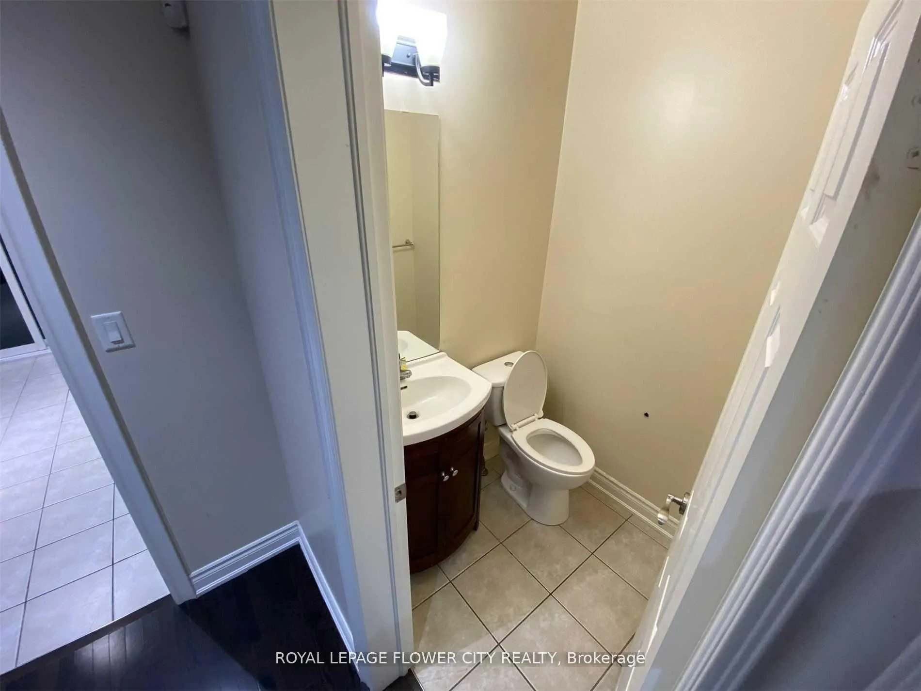 Photo 9 of 38 Black Diamond Crescent, Brampton, Credit Valley — HOMEH