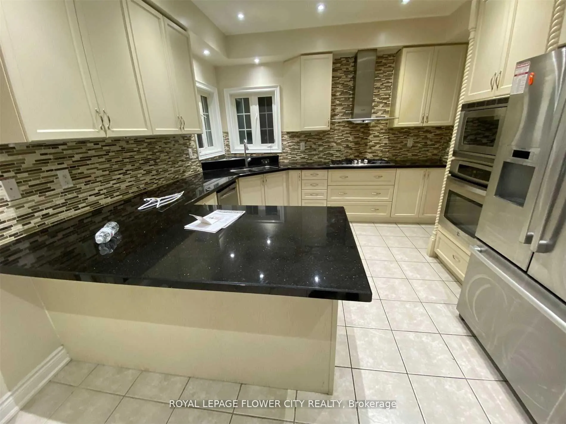 Photo 11 of 38 Black Diamond Crescent, Brampton, Credit Valley — HOMEH